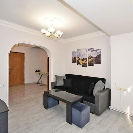 Luxury Spacious Apartment On Saryan Street.Centre Erivan Dış mekan fotoğraf