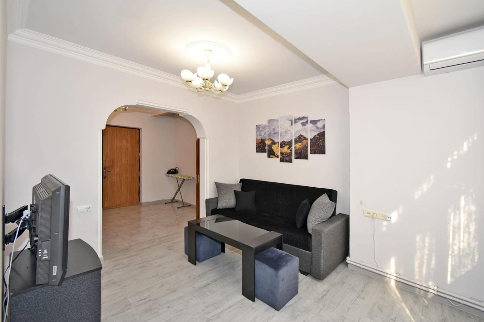 Luxury Spacious Apartment On Saryan Street.Centre Erivan Dış mekan fotoğraf